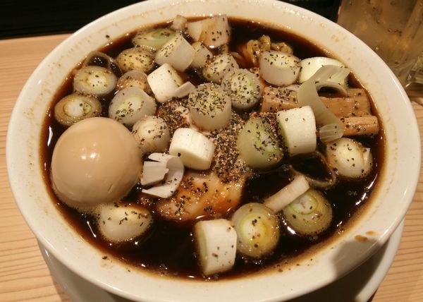 「【金曜日限定】富山ブラック　800円」@鯛塩そば灯花 本店の写真