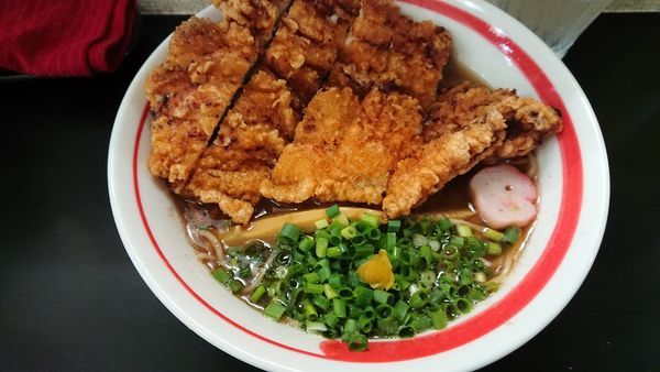 「揚げチキンラーメン(950円)+ライス(100円)」@自家製麺SHINの写真