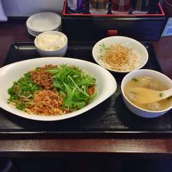 汁なし担々麺定食 780円