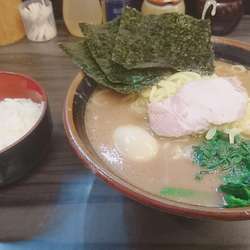 ラーメン大盛濃いめ味玉