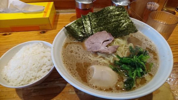 「ラーメン大盛濃いめ」@横浜ラーメン 武蔵家 大井町店の写真