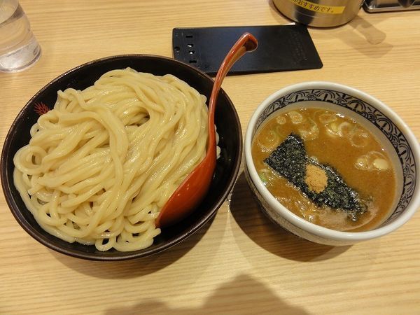 「つけ麺大盛　熱盛　感謝祭500円」@つけ麺専門店 三田製麺所 蒲田東口店の写真