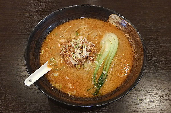「担々麺(大盛り)」@中華料理 広東餃子の写真