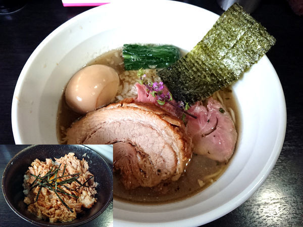 「塩煮干しそば+厚切り豚+TKG」@陽はまたのぼるの写真