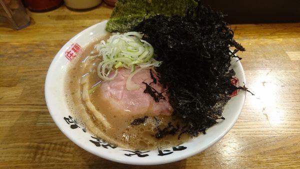 「らぁ麺+岩海苔」@麺屋 庄太 六浦本店の写真