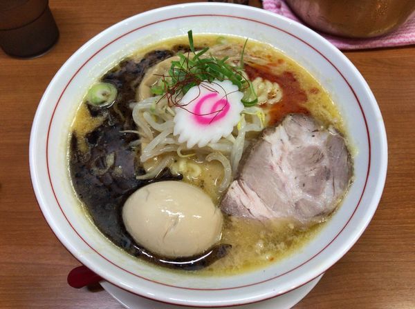 「味噌そば＋味玉 黒マー油」@横浜中華そば 維新商店の写真