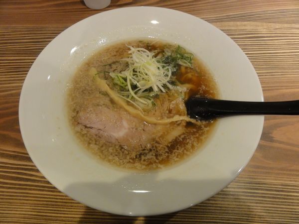 「煮干し醤油らーめん」@らーめん伊藝 大淀本店の写真