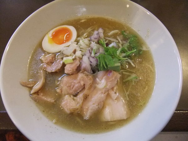 「こく塩（800円）」@鶏こく中華 すず喜の写真