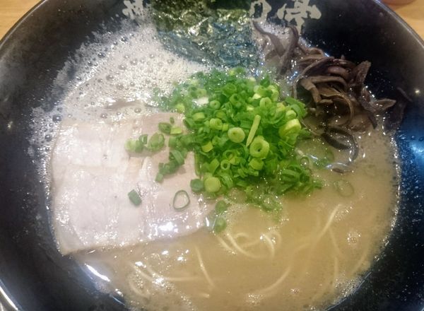 「ラーメン＋替え玉＋餃子（５個）」@博多一瑞亭 三田店の写真