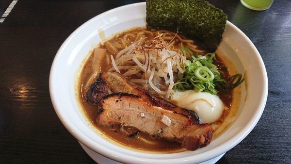 「PREMIUMカレーらーめん@910円」@らーめん門蔵 四日市インター店の写真