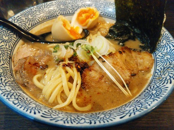 「味玉豚骨魚介ラーメン」@麺処 ほん田 nijiの写真