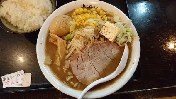 「限定/こってり味噌らーめん+大盛り+バターコーン+味玉+他」@煮干しらーめん青樹 立川店の写真