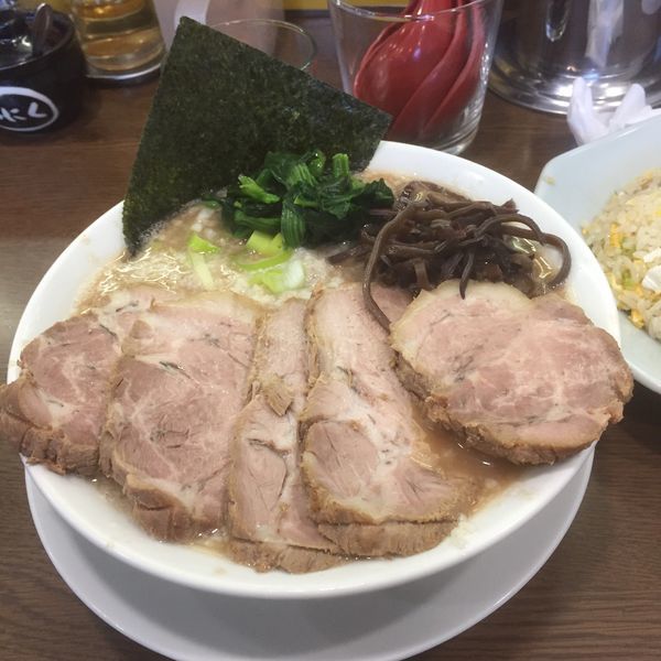 「チャーシューメン➕チャーハン、餃子、ビール」@うまいヨ ゆうちゃんラーメンの写真
