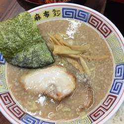 トンコツ塩ラーメン　750円　サービスライス付き