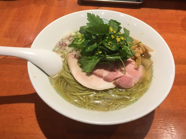 「塩グリーン麺ゆずみつば」@麺屋 六感堂 Rock'anDoの写真