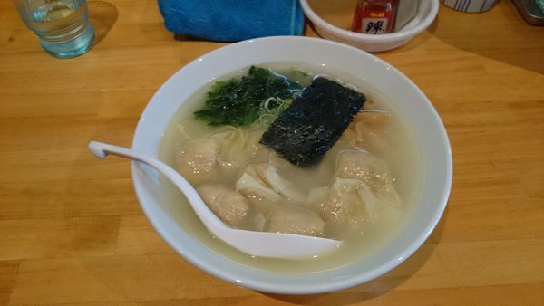 「塩ワンタン麺（7個）細麺」@麺や とりまるの写真