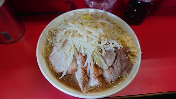 「小豚　麺少な目　ニンニク少な目」@ラーメン二郎 三田本店の写真