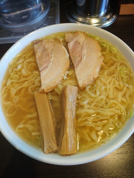 「手もみ中華そば(大盛) 650円 龍神ぎょうざセット350円」@つけめん・らーめん活龍 境店の写真