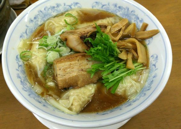 「ワンタン麺焼豚2枚　1200円」@MENYA 食い味の道有楽の写真