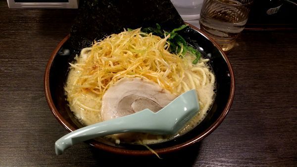 「ネギ醤油らーめん 880円」@横浜家系ラーメン 壱角家 新宿東南口店の写真