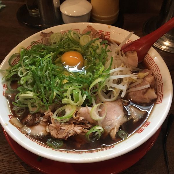 「特大新福チャーシューそば」@新福菜館 麻布十番店の写真