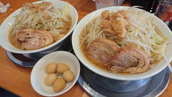 「小ラーメン(アブラ、ヤサイ)＋ウズラ」@麺屋穴場の写真