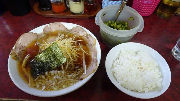 「ネギチャーシューメン（800円）＋半ライス（150円）」@三番亭の写真