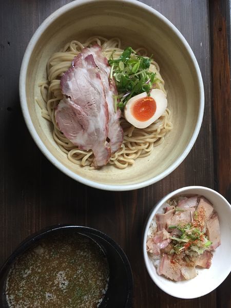 「ひとはな定食(つけ麺並＋ローストポーク丼)、にぼしラーメン」@ひとはな亭の写真