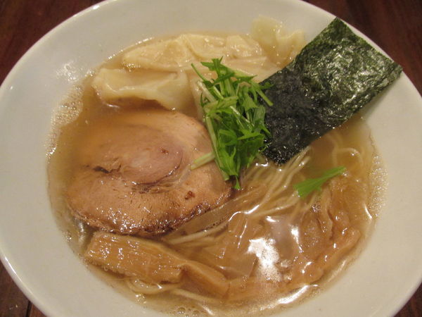 「わんたん塩そば　「980円」」@武麗舞の写真