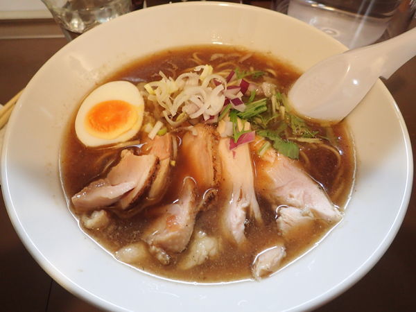 「こく醤油(800円)」@鶏こく中華 すず喜の写真