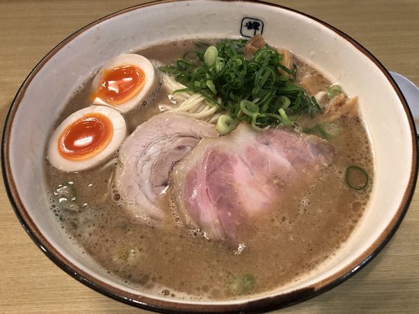 「味玉ラーメン（大）」@麺や輝 長堀橋店の写真