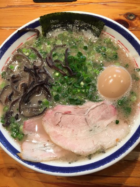 「ねぎらーめん+味付玉子」@博多長浜らーめん 田中商店の写真