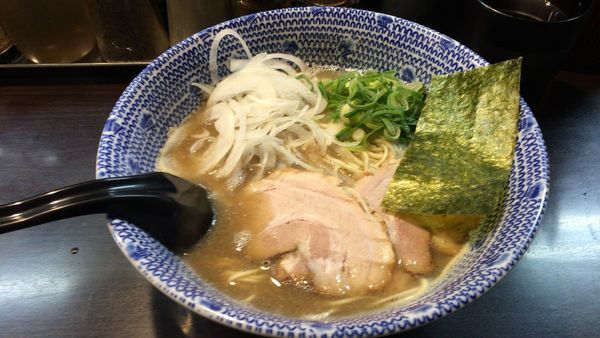 「【限定】豚骨煮干ラーメン（麺硬め）」@ラーメンくれはの写真