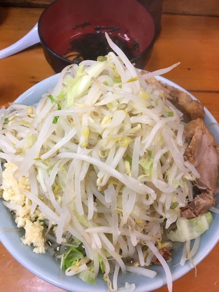 「ラーメン＋生とじ玉子」@ラーメン二郎 新橋店の写真