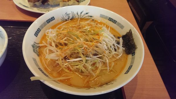「ピリ辛とんこつネギラーメン、大盛」@日高屋 柿生駅前店の写真