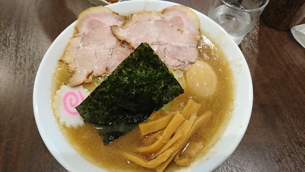 「濃厚鶏豚味玉ラーメン」@自家製熟成麺 吉岡 田端店の写真