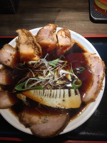 「黒王チャーシュー麺 ￥９６０円」@らーめん 黒白の写真