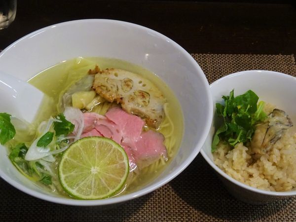 「牡蠣の塩蕎麦 1100円 ＋ 牡蠣飯 250円」@神保町黒須の写真