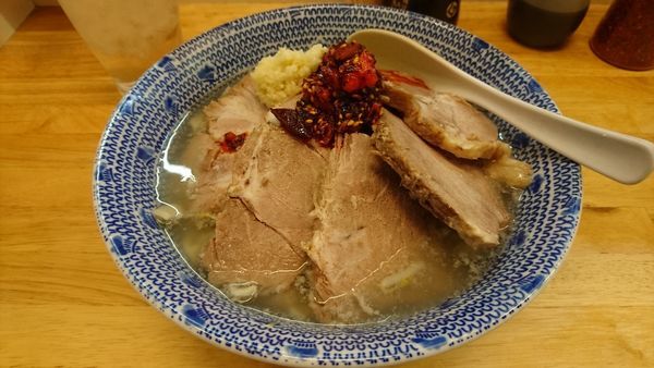 「きじとら塩酸辣湯麺(並･野菜少なめ･ニンニク)+豚増し」@らーめん きじとらの写真