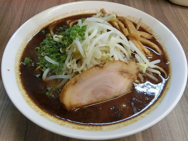 「黒らーめん」@げんまんの写真