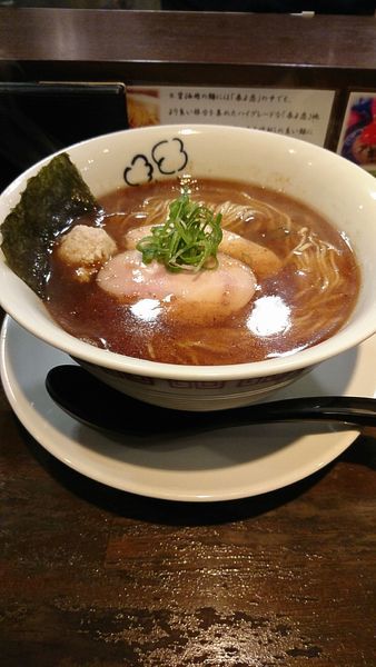「鶏と鰹の醤油ラーメン大盛り900円」@鶏喰～TRICK～の写真