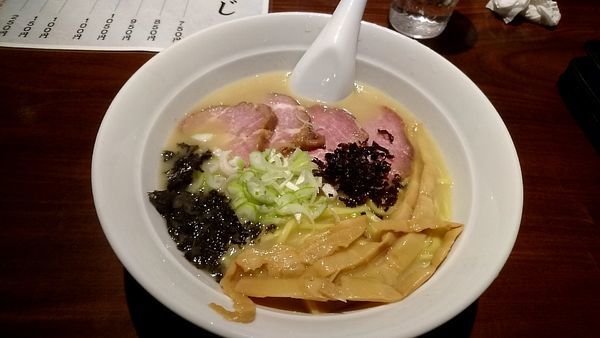 「焼豚鶏白湯ラーメン」@濃厚鶏白湯ラーメン専門店 鶏ふじの写真