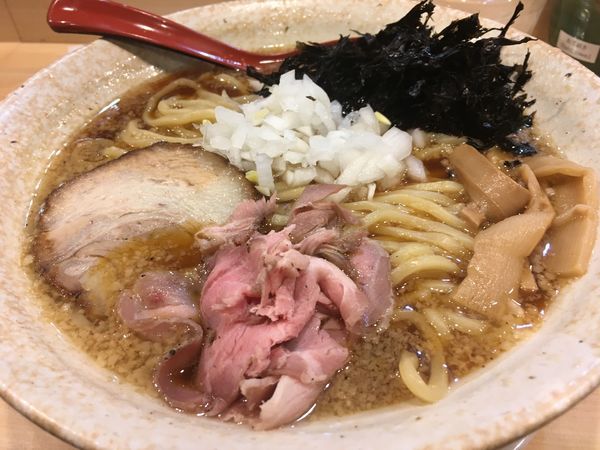 「背脂醤油らー麺」@焼きあご塩らー麺 たかはし 銀座店の写真