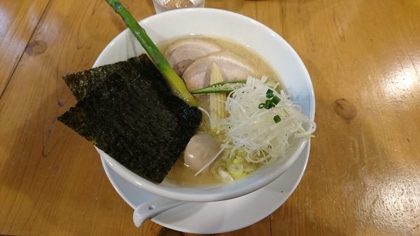 「特製豚白湯ラーメン880」@ろく月の写真