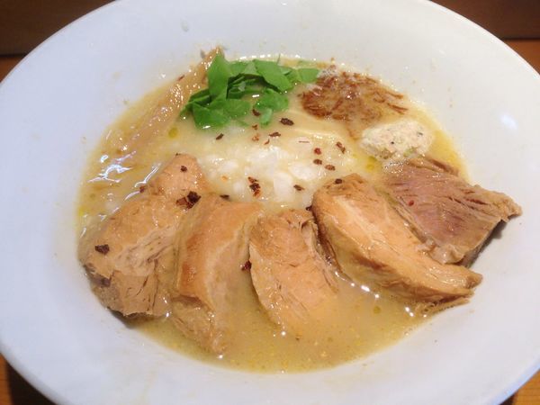 「鶏そば 塩 + 豚バラチャーシュー」@國分ラーメン食堂の写真