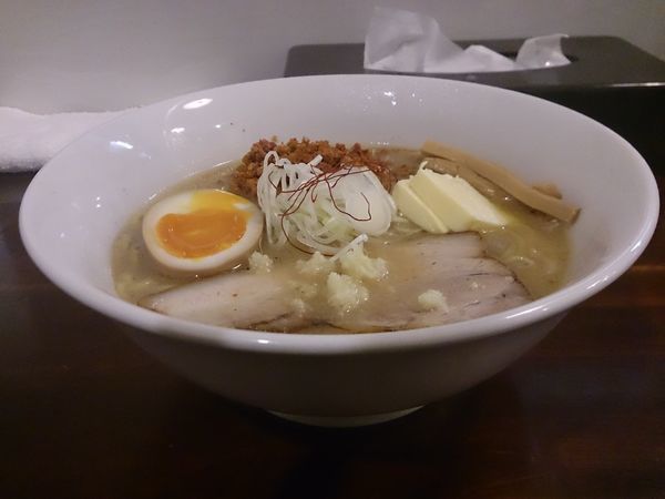 「辛味噌らーめん+バター」@らーめん風の写真