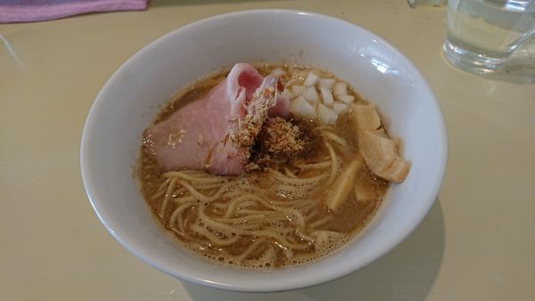 「煮干しらーめん 700円 + ミニチキンソテー丼 200円」@らーめん コッコの写真