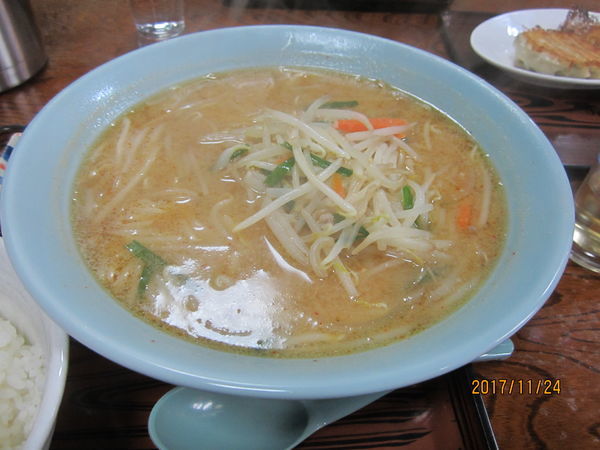 「みそラーメン７００円」@大山ドライブインの写真