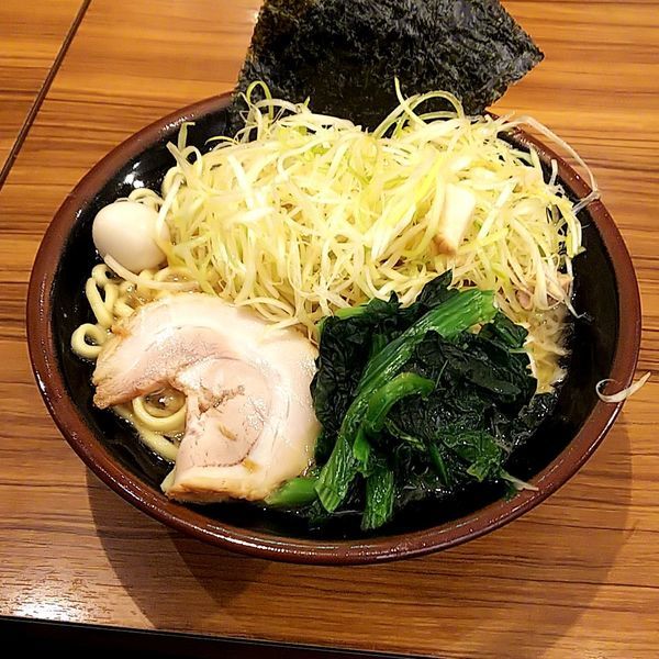 「ネギラーメン（麺カタ味濃いめ油多め）」@横浜家系ラーメン 壱角家 国分寺店の写真