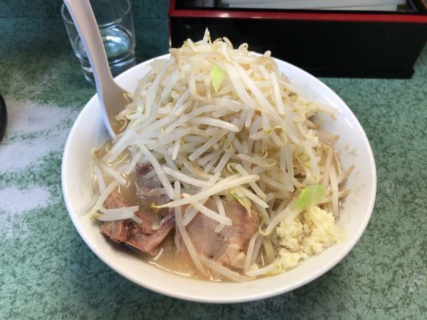 「ラーメン(750円)」@ラーメン二郎 新宿小滝橋通り店の写真